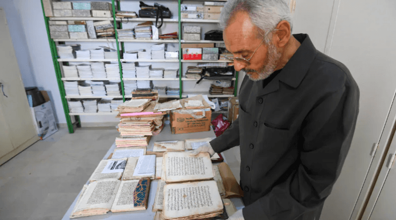 I musulmani tunisini si rivolgono all'Intelligenza Artificiale per salvare i testi islamici antichi.