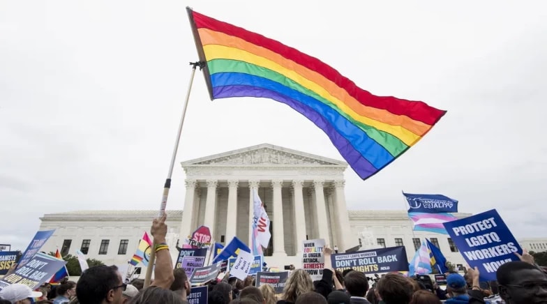 La Corte Suprema a favore dei genitori: No all'obbligo di libri a tema LGBTQ nelle scuole.